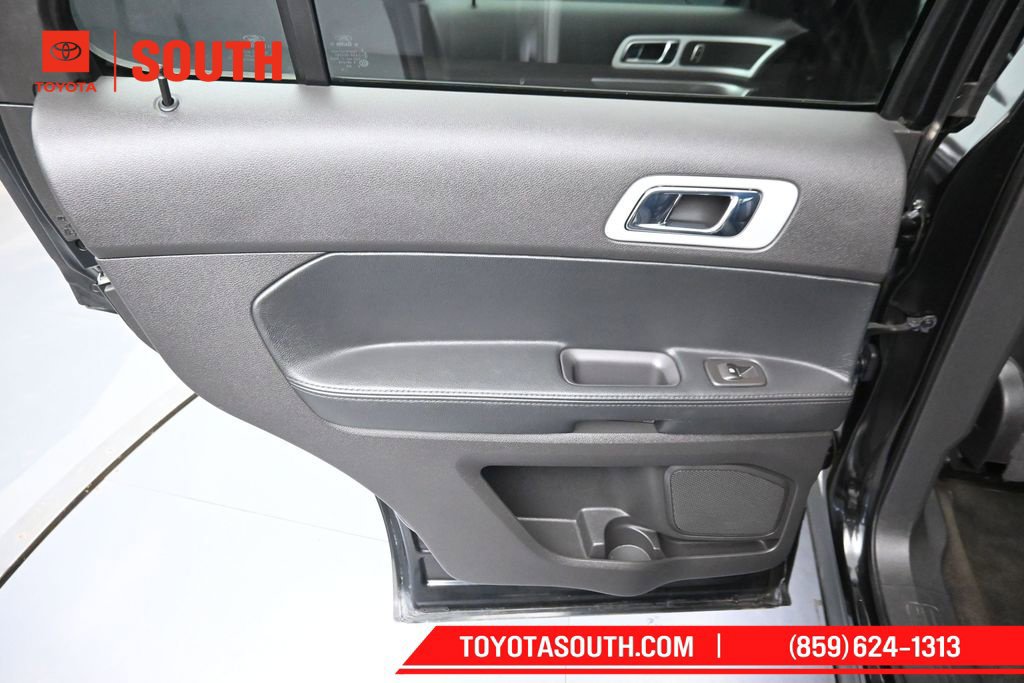 Used 2013 Ford Explorer XLT AWD/4WD image 26