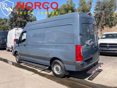 Used 2019 Mercedes-Benz Sprinter 144 image 2