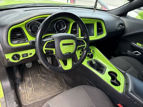 Used 2015 Dodge Challenger R/T Scat Pack RWD image 3