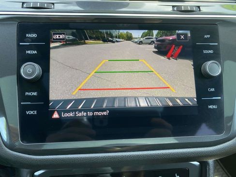 Certified 2023 Volkswagen Tiguan SE R-Line AWD/4WD image 19
