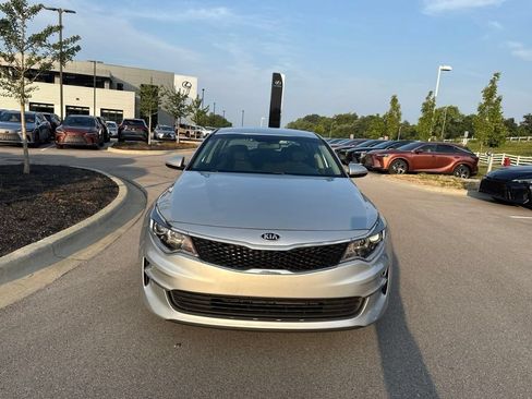 Used 2018 Kia Optima LX FWD image 4