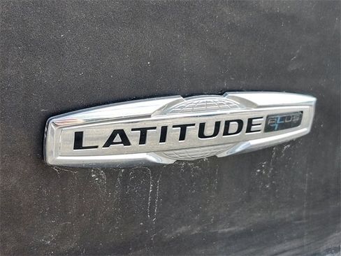 Used 2019 Jeep Cherokee Latitude Plus image 4