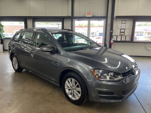 Used 2016 Volkswagen Golf S FWD image 10