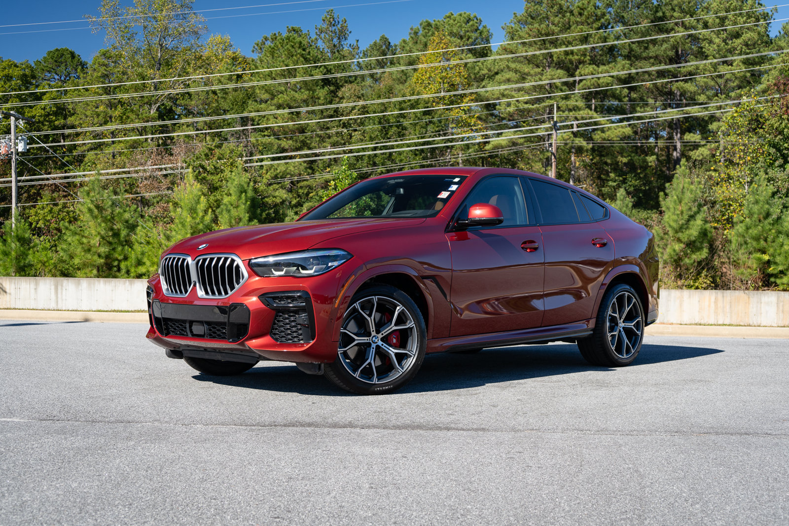 Used 2022 BMW X6 xDrive40i w/ M Sport Package AWD/4WD image 1