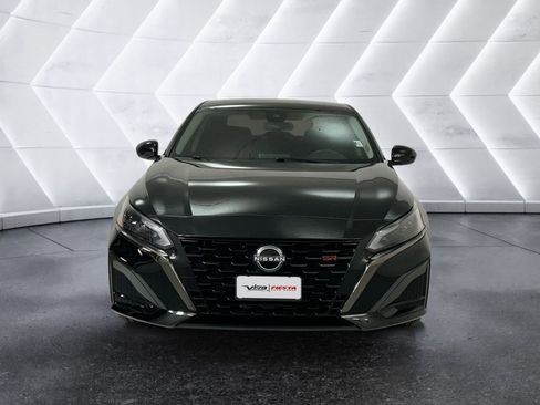Used 2024 Nissan Altima 2.5 SR FWD image 2