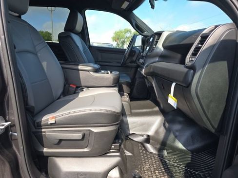 New 2024 RAM 3500 Tradesman w/ Chrome Appearance Group AWD/4WD image 28