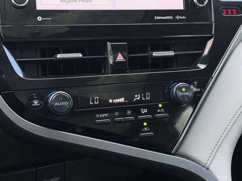 Used 2023 Toyota Camry XSE FWD image 5