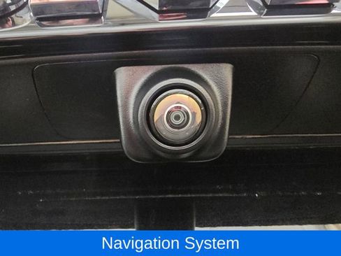 Used 2023 GMC Acadia SLT w/ Elevation Edition image 10