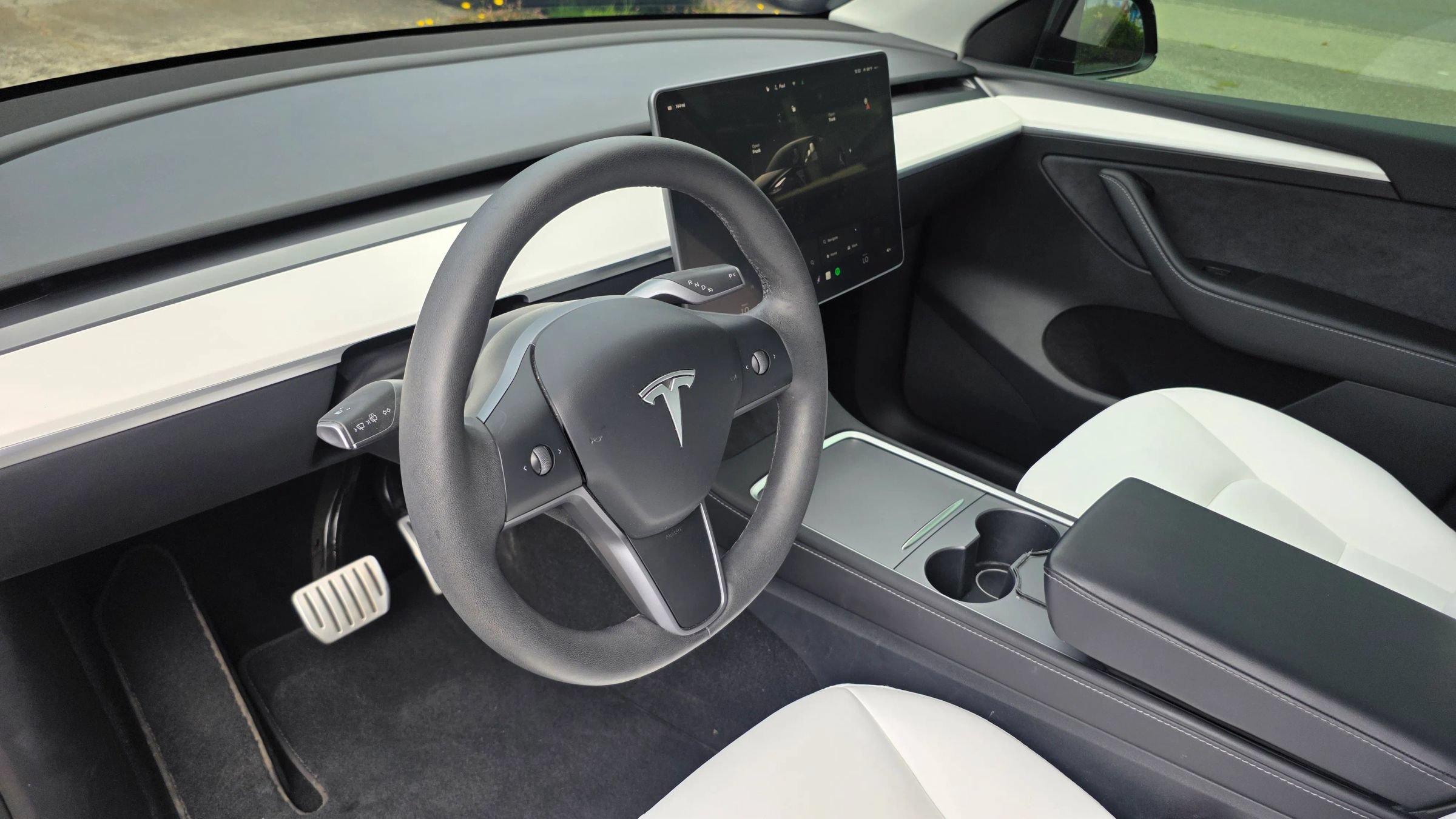Used 2024 Tesla Model Y Performance AWD/4WD image 9