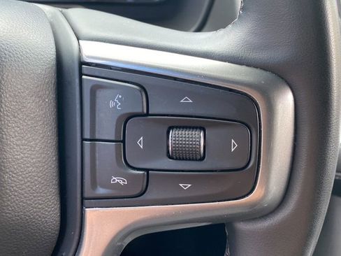 Used 2024 Chevrolet Suburban LT image 34