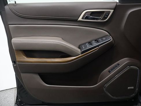 Used 2019 GMC Yukon Denali w/ Denali Ultimate Package image 12