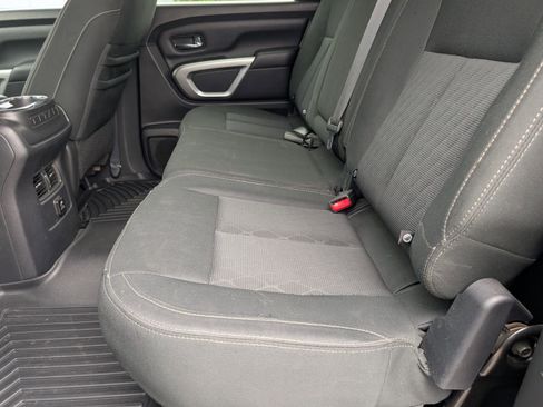Used 2017 Nissan Titan SV image 8