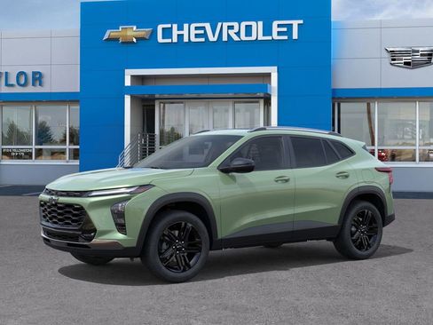 New 2026 Chevrolet Trax ACTIV image 2