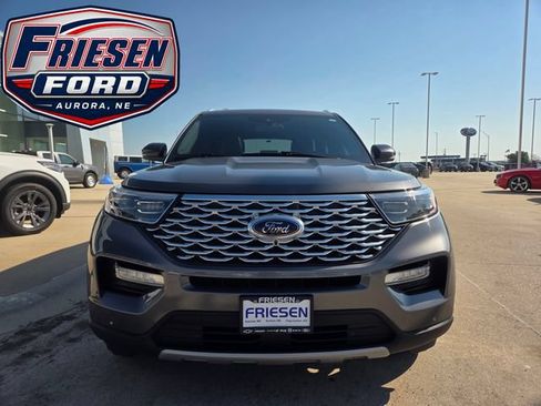 Used 2021 Ford Explorer Platinum w/ Equipment Group 601A AWD/4WD image 2
