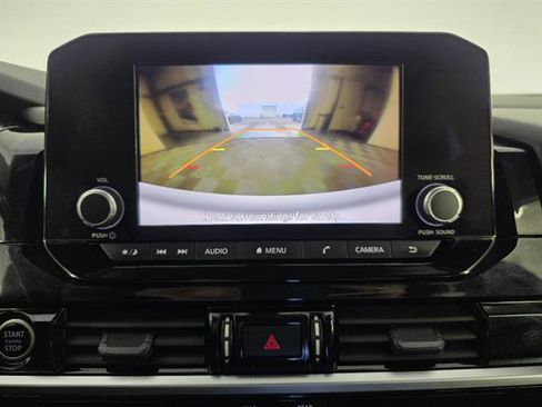 Used 2024 Nissan Pathfinder SV image 39