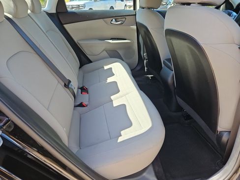 Used 2019 Kia Forte LXS FWD image 17