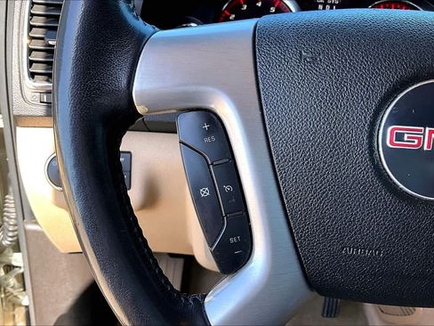 Used 2011 GMC Acadia SLT FWD image 22