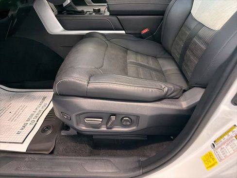 Used 2025 Toyota Sequoia Capstone AWD/4WD image 19
