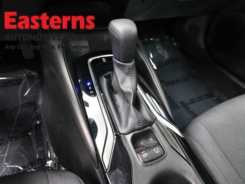 Used 2020 Toyota Corolla LE FWD image 12