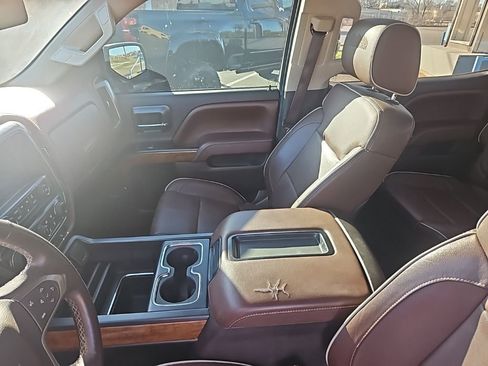 Used 2015 Chevrolet Silverado 1500 High Country w/ High Country Premium Package image 17