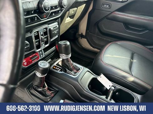 Used 2022 Jeep Gladiator Rubicon w/ LED Lighting Group AWD/4WD image 24
