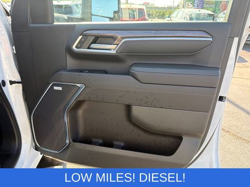 Used 2024 Chevrolet Silverado 3500 LTZ w/ LTZ Convenience Package AWD/4WD image 14