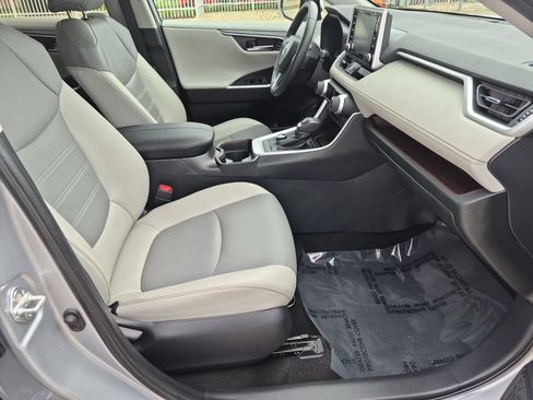 Used 2019 Toyota RAV4 Limited w/ Cold Weather Package AWD/4WD image 33
