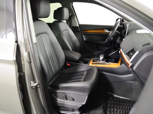 Certified 2023 Audi Q5 2.0T Premium w/ Convenience Package image 18