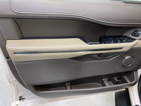 Used 2018 Ford Expedition Max XLT w/ Equipment Group 202A RWD image 22