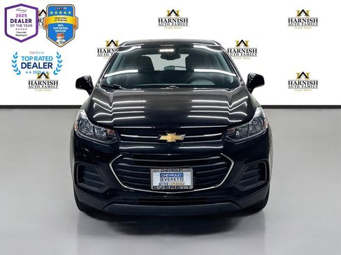 Used 2019 Chevrolet Trax LS AWD/4WD image 2