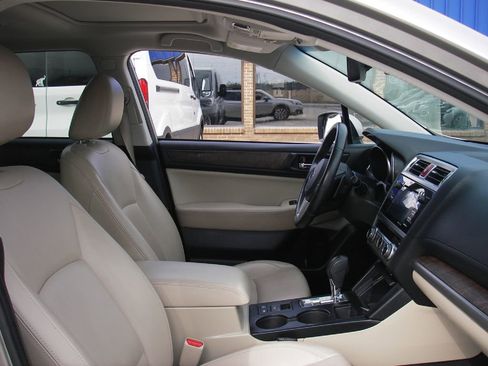 Used 2017 Subaru Outback 2.5i Limited AWD/4WD image 34