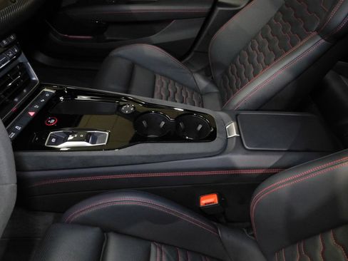 Used 2022 Audi RS e-tron GT AWD/4WD image 34