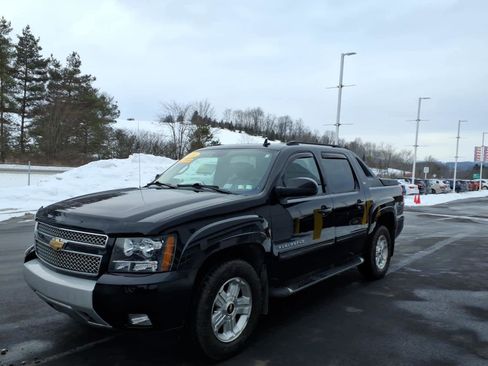 Used 2010 Chevrolet Avalanche LT w/ Luxury Package image 4