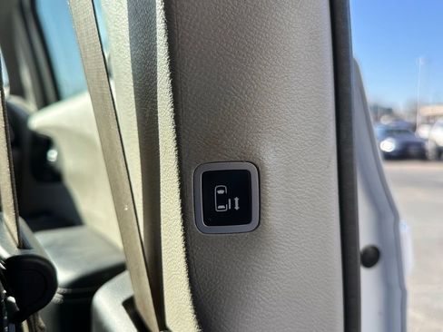 Used 2023 Chrysler Pacifica Touring-L w/ Uconnect Theater Family Group AWD/4WD image 23