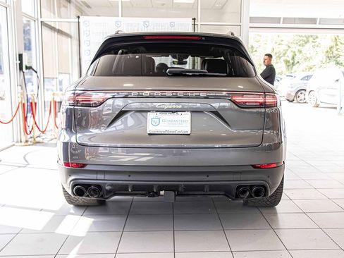 Used 2021 Porsche Cayenne E-Hybrid image 15
