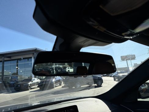 Used 2021 BMW 540i w/ Premium Package image 27