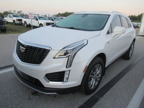 Used 2022 Cadillac XT5 Premium Luxury FWD image 3