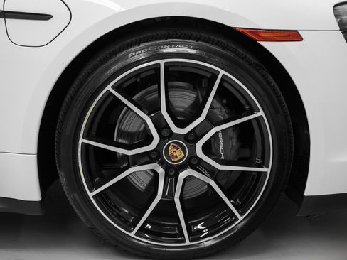 Used 2023 Porsche Taycan image 15