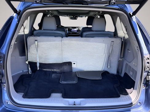 Used 2015 Toyota Highlander Limited Platinum AWD/4WD image 21