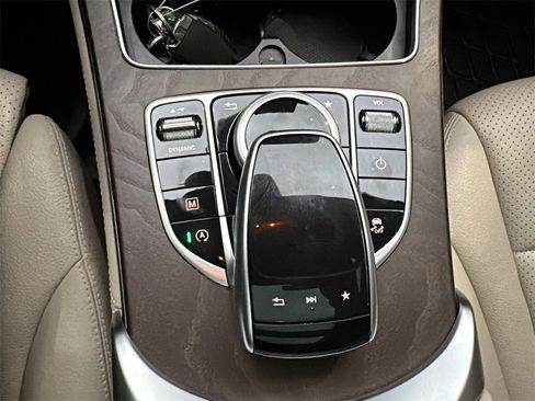 Used 2019 Mercedes-Benz GLC 300 4MATIC image 29