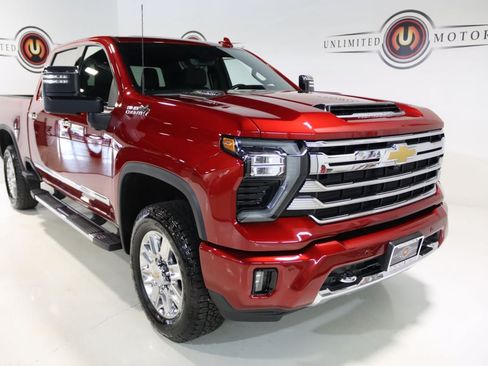 Used 2025 Chevrolet Silverado 2500 High Country w/ Technology Package AWD/4WD image 34