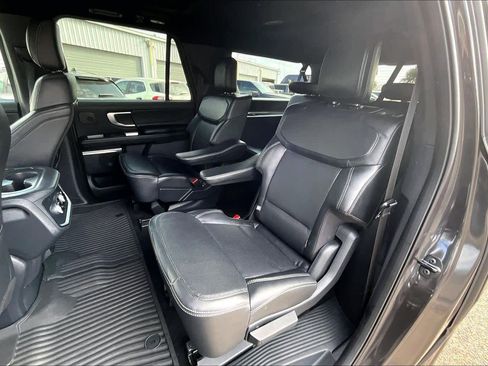 Used 2025 Ford Expedition Max Platinum w/ Stealth Performance Package image 25