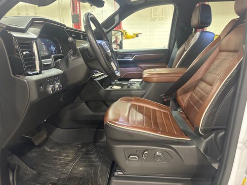 Used 2025 GMC Sierra 2500 Denali Ultimate AWD/4WD image 41