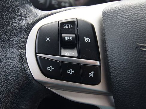Used 2021 Ford Explorer XLT w/ Equipment Group 202A AWD/4WD image 21