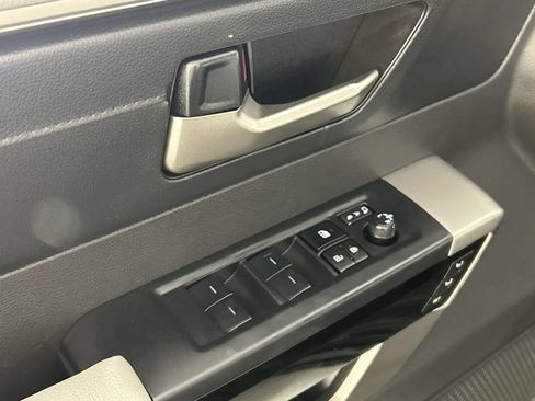 Used 2025 Toyota Tundra Limited AWD/4WD image 19