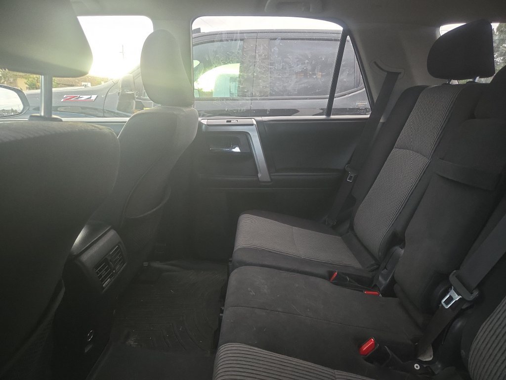 Used 2015 Toyota 4Runner SR5 AWD/4WD image 5