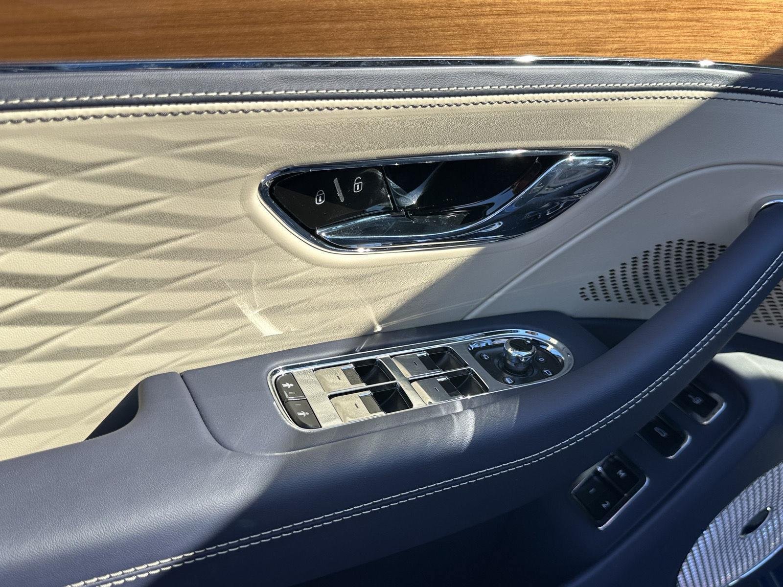 New 2027 Bentley Flying Spur AWD/4WD image 13