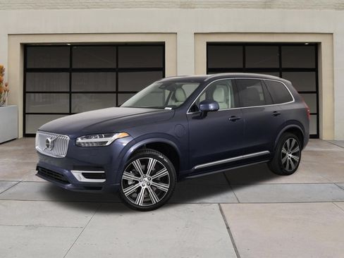 Certified 2025 Volvo XC90 T8 Plus w/ Protection Package Premier AWD/4WD image 3