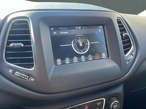 Used 2020 Jeep Compass Latitude image 16