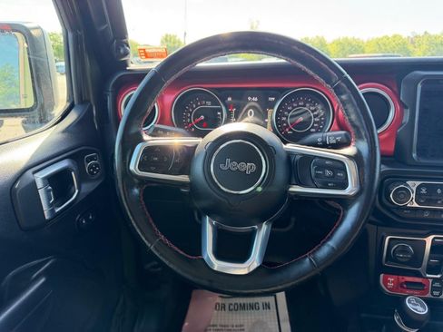 Used 2021 Jeep Gladiator Rubicon AWD/4WD image 12